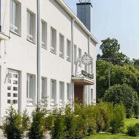 Hangon Asema 1 - Lemmikit Sallittu Apartamento Hanko